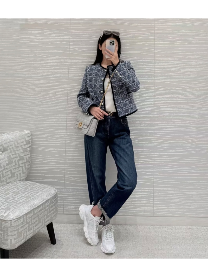 Dior Spring 2025 Plaid Tweed Jacket – Timeless Elegance with Pearl Button Details Blue