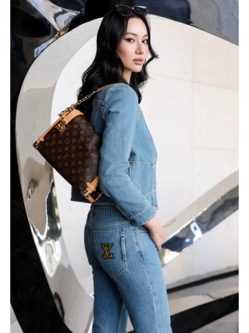 Louis Vuitton Exclusive Limited-Edition LV Crest Embroidered Women’s Denim Jeans