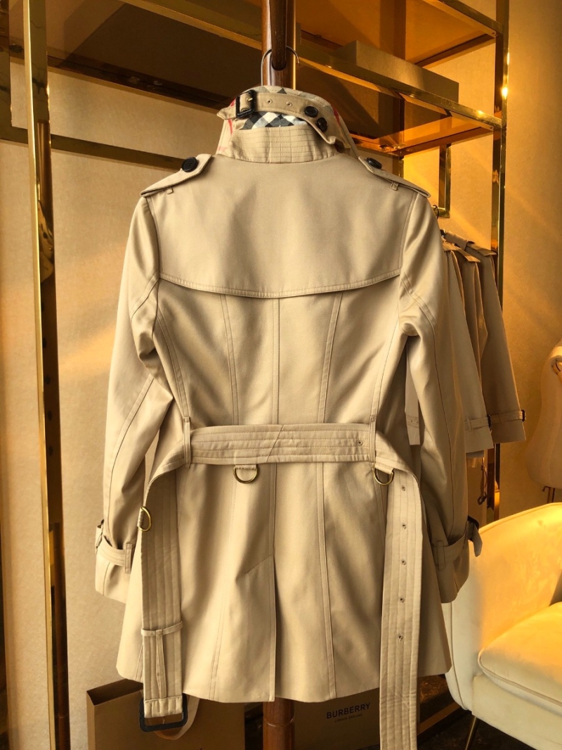 Burberry Women's Sandringham Short Heritage Trench Coat beige