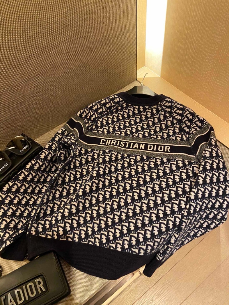 DIOR Imported Original Knitwear: Versatile Double-Sided Sweater in Premium Blend