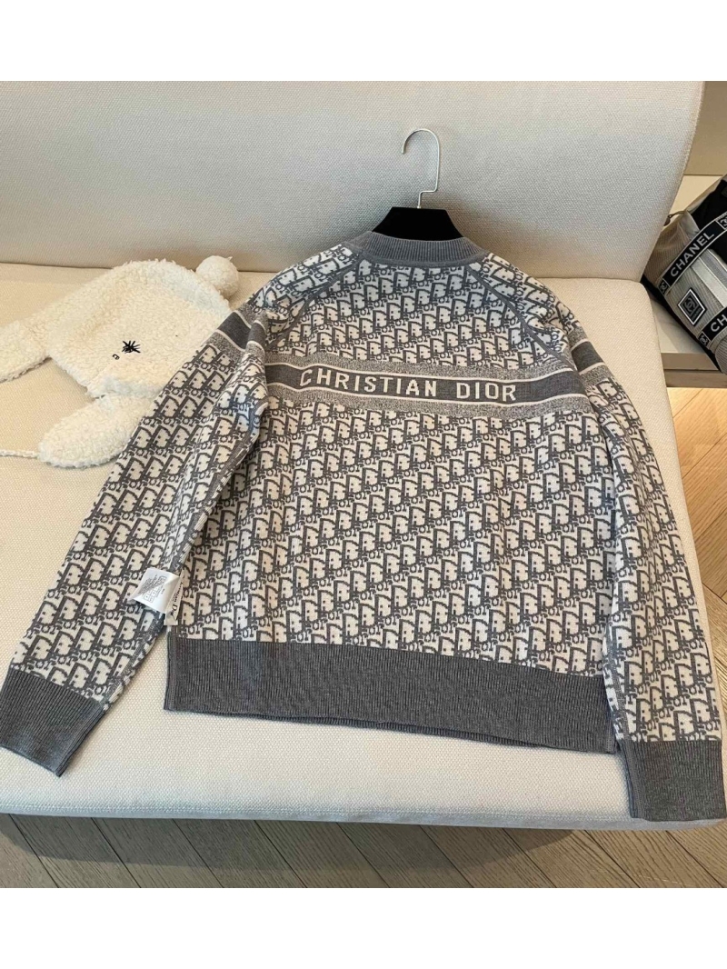 DIOR New Cashmere Sweater in Exclusive Colors, a Versatile Knitwear Essential