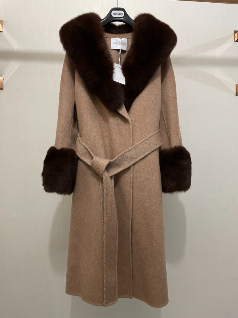 Max Mara Imported Italian Luxury Fox Fur Collar Coat. Khaki