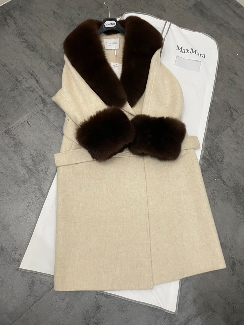 Max Mara Imported Italian Luxury Fox Fur Collar Coat. Beige