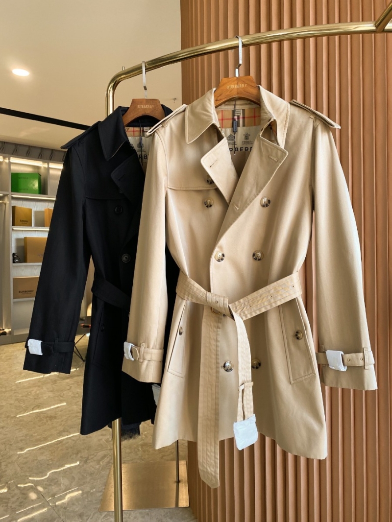 Burberry Heritage Trench Coat – Kensington Fit. Beige