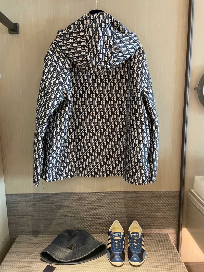 DIOR 2023 Classic Jacquard Outerwear: A Fusion of Elegance and Custom Craftsmanship