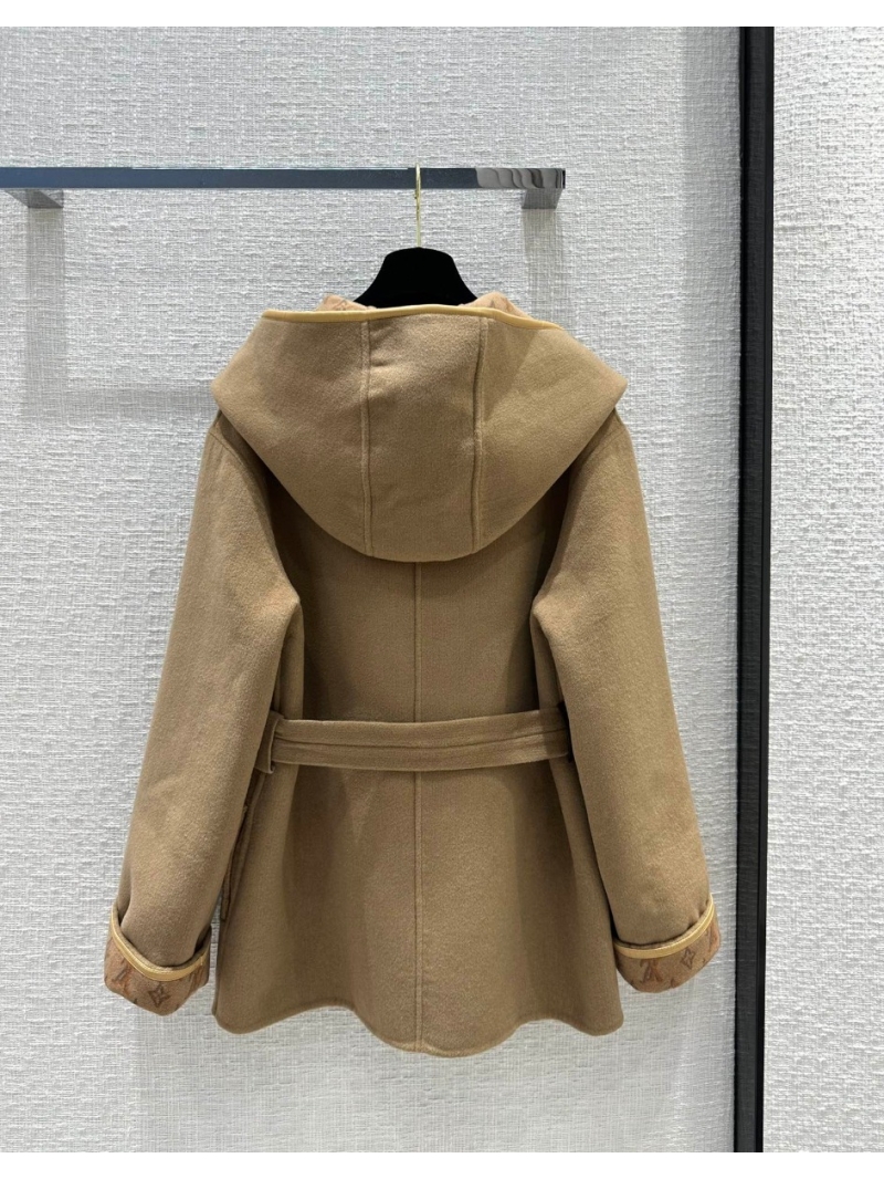 LouisVuitton Autumn/Winter 2023 Collection - Advanced Soft Sand Color Double-Breasted Hooded Short Coat