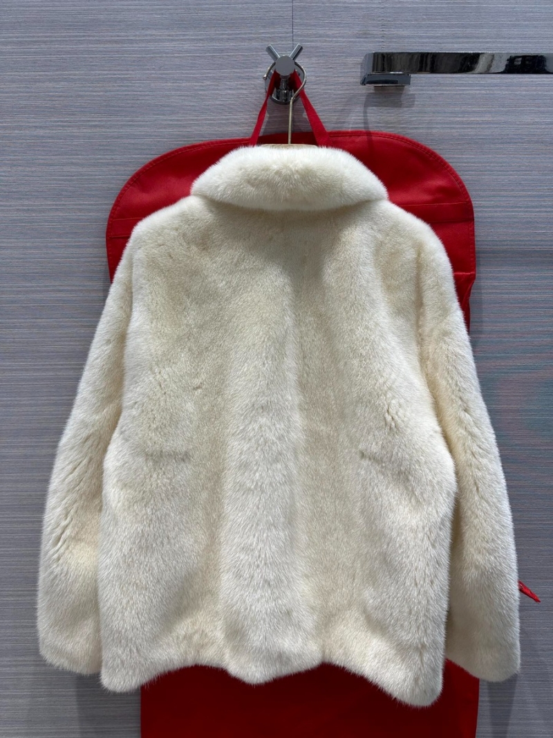 Valentino 23 Autumn/Winter Fur Coat - Exclusive Copenhagen Auction House Purple Tag