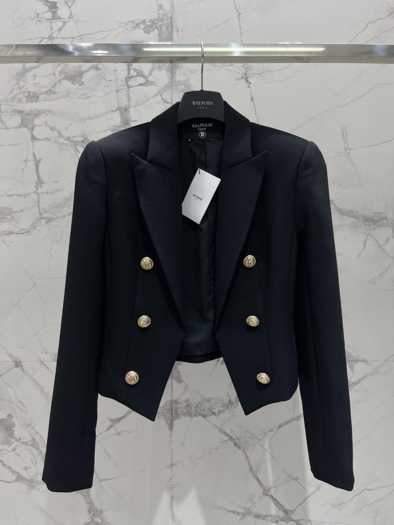 Balmain Autumn/Winter Collection Custom-Tailored Classic Black Blazer with Lion Head Hardware.