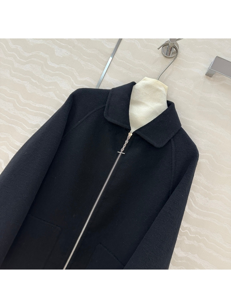 Hermes Roulis Collection Elegant Wool-Cashmere Coat with Chain Detail