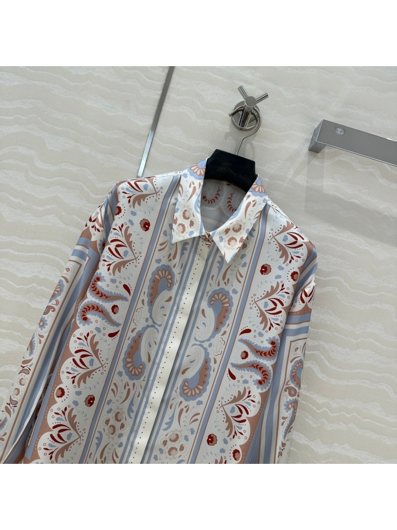 Hermès Early Spring Collection Elegant Silk Shirt with Tiger Print and Silk Twill Fabric