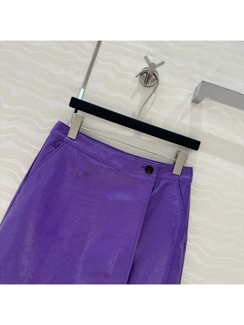 Miu Miu Spring 2025 Collection Patent Leather A-Line Skirt Vibrant Colors. Purple