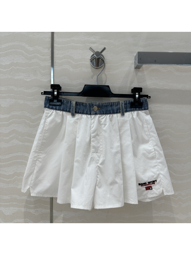 Alexander Wang Denim Fusion Chic Pleated Shorts in White.