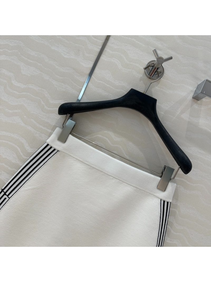 Dior MissDior Tennis-Inspired Knitted A-Line Skirt – Elegant White