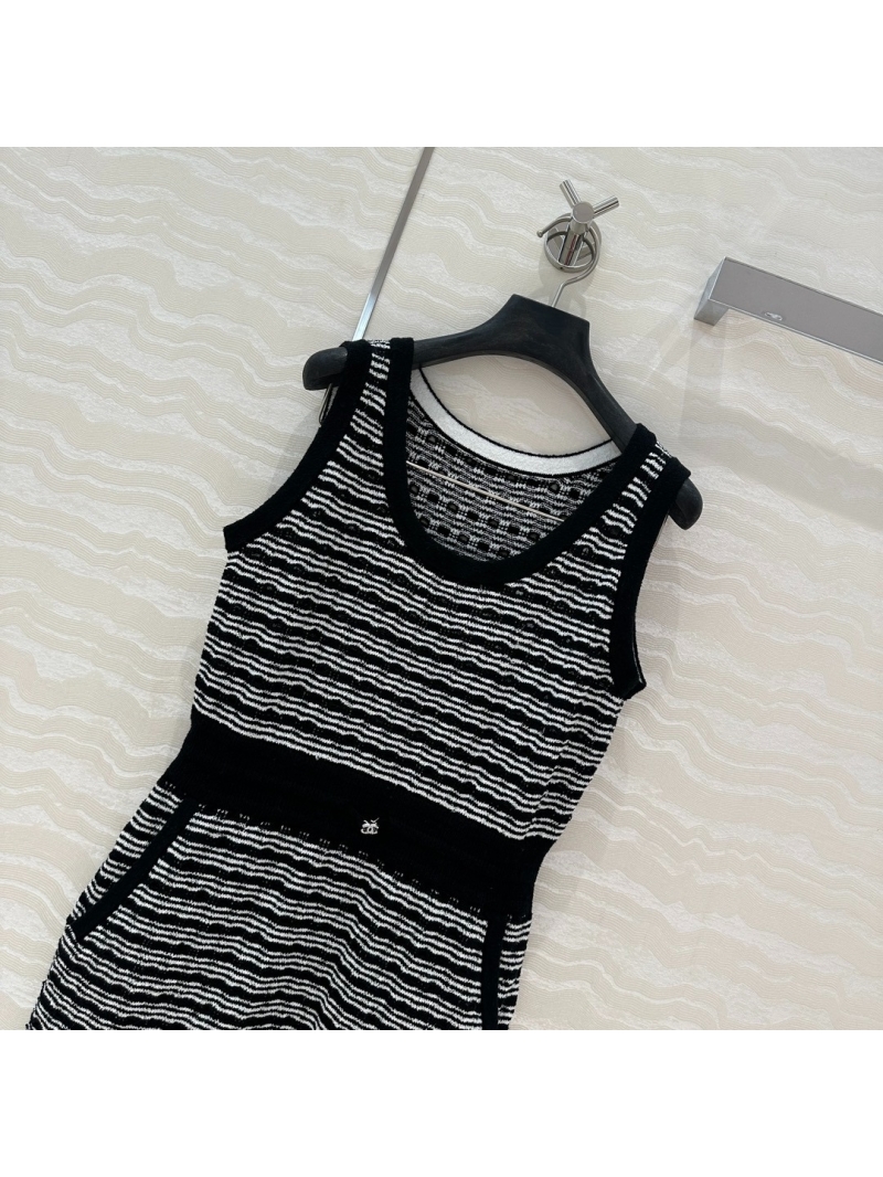 Chanel Coco Girl Classic Black-and-White Tank Dress. Black