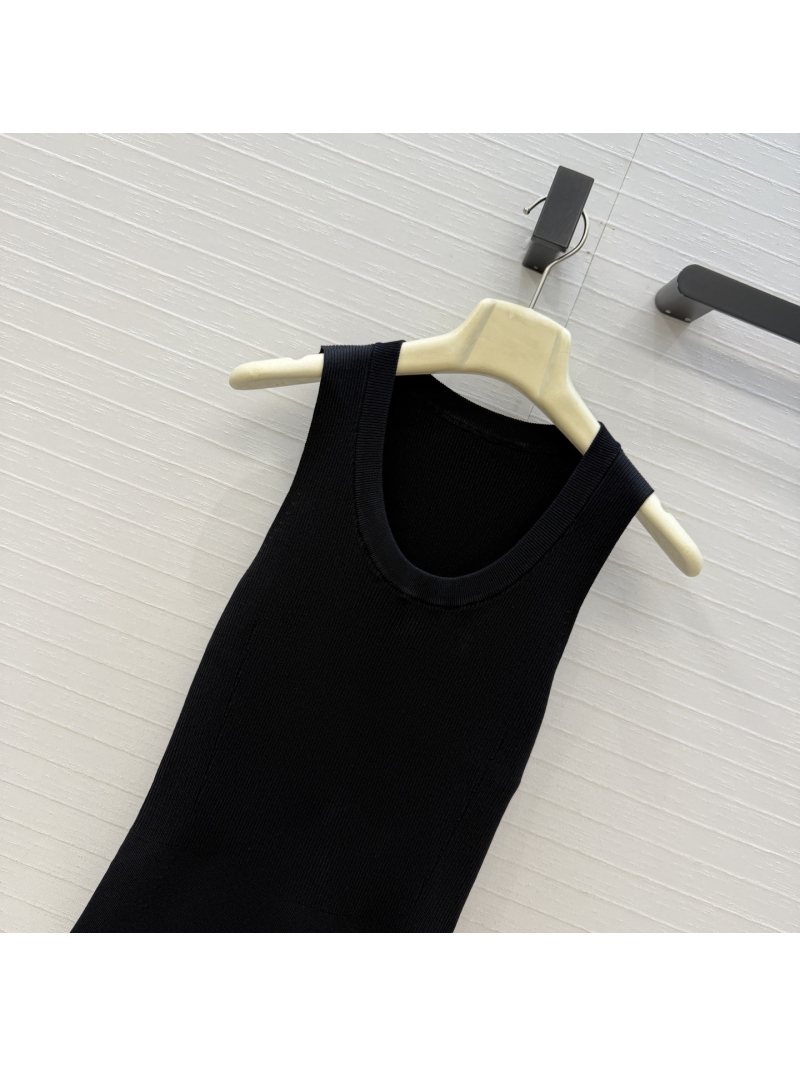 Alaia Ribbed Knit High-Density Machine-Woven Yarn Bodysuit in Black