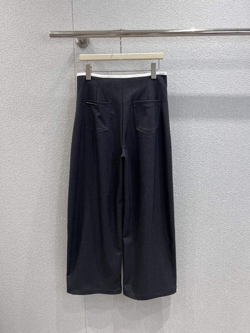 Alexander Wang Pleated Wide-Leg Trousers in Grey | Contrasting Waistband & Elevated Tailoring