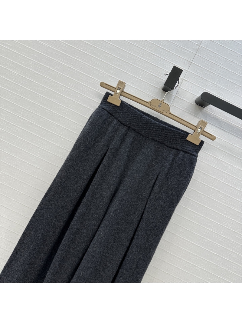 Brunello Cucinelli Old Money Style Cashmere Knit Trousers in Exclusive Tones