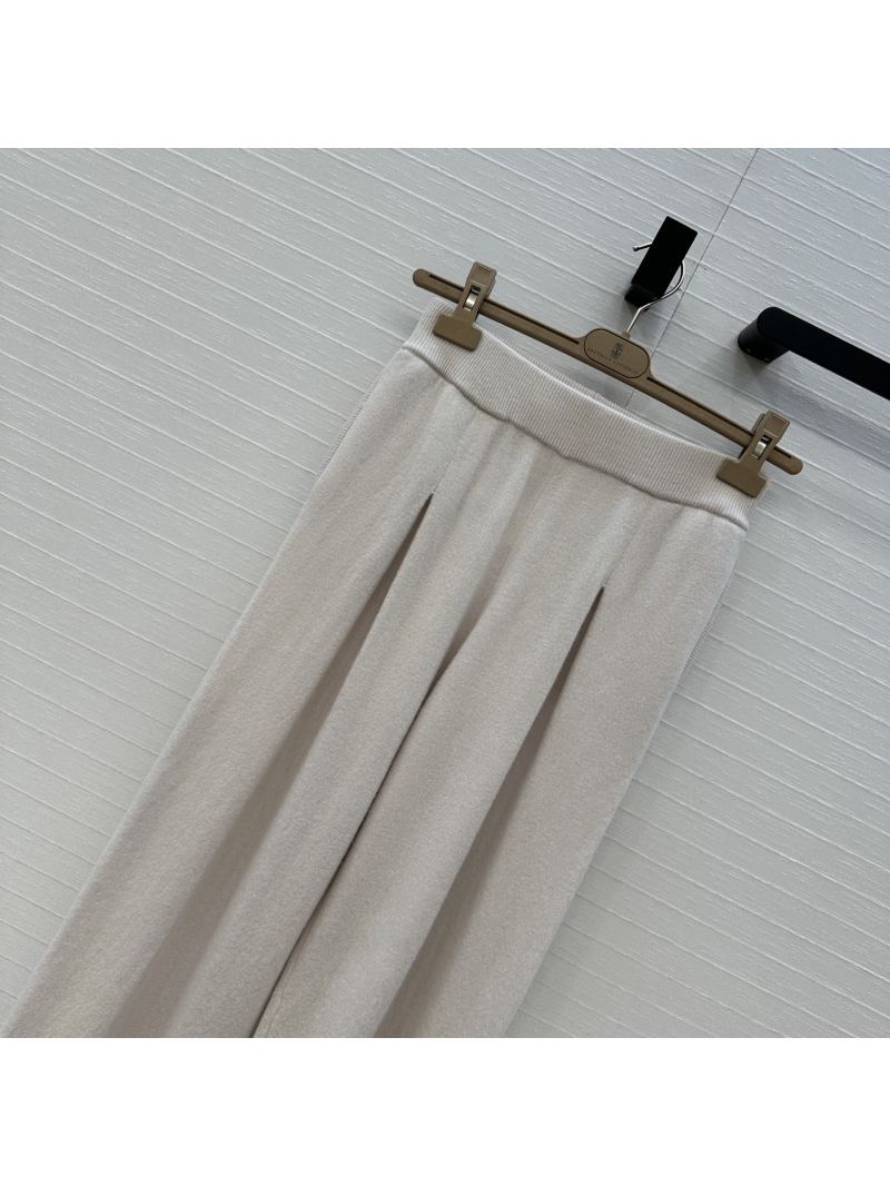 Brunello Cucinelli Exclusive Luxury Cashmere Knit Trousers in Off-White - Classic Elegant Straight Leg Design