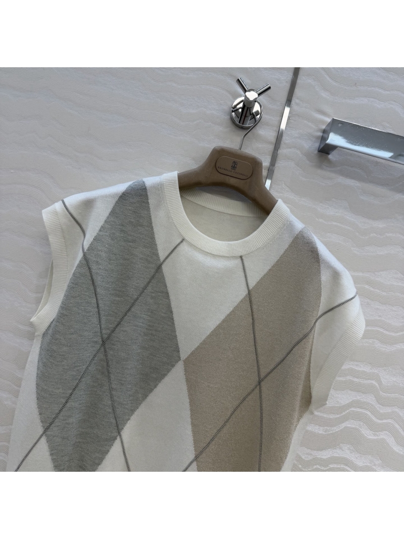 Brunello Cucinelli Sumptuous Tencel-Wool Argyle Knit Vest with Artisan Copper Chain Embroidery in Cream and Camel