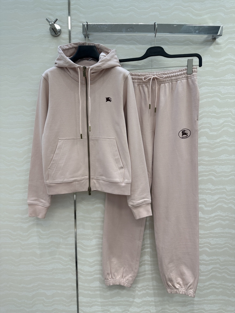 Burberry Luxe Embroidered Warhorse Hooded Sweatshirt in Pink - Timeless Casual Elegance