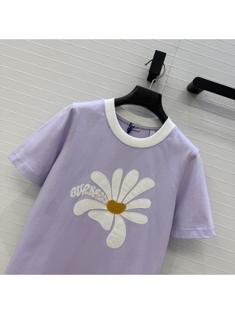 Burberry Exquisite Daisy 3D Embroidered Contrast Trim Luxe Cotton T-Shirt - Lavender