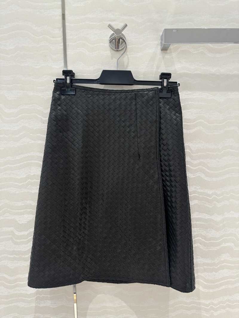 Bottega Veneta Woven Craft Vintage Modern Slit Leather Skirt in Black