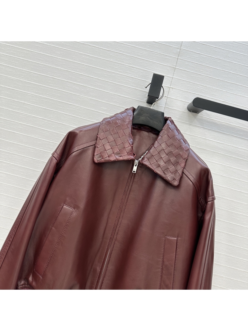 Bottega Veneta Opulent 100% Lambskin Cropped Biker Jacket with Signature Woven Collar (Burgundy)