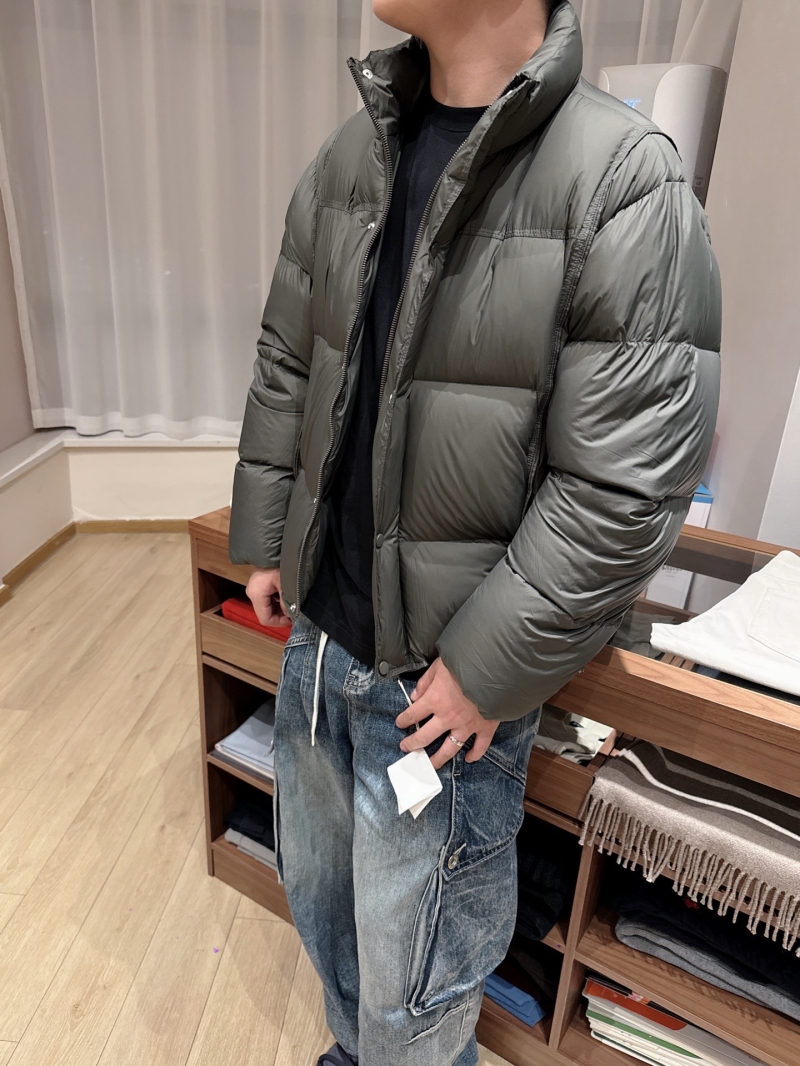 Bottega Veneta Matte Green Quilted Puffer Jacket - Signature 90% Duck Down Elevated Outerwear