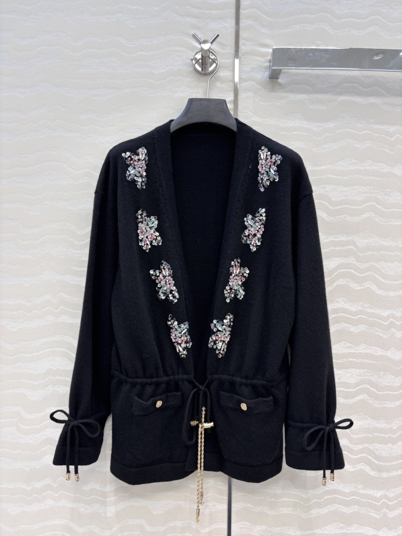 Chanel Coco25a Atelier Collection V-Neck Knit Cardigan with Handcrafted Floral Embellishments