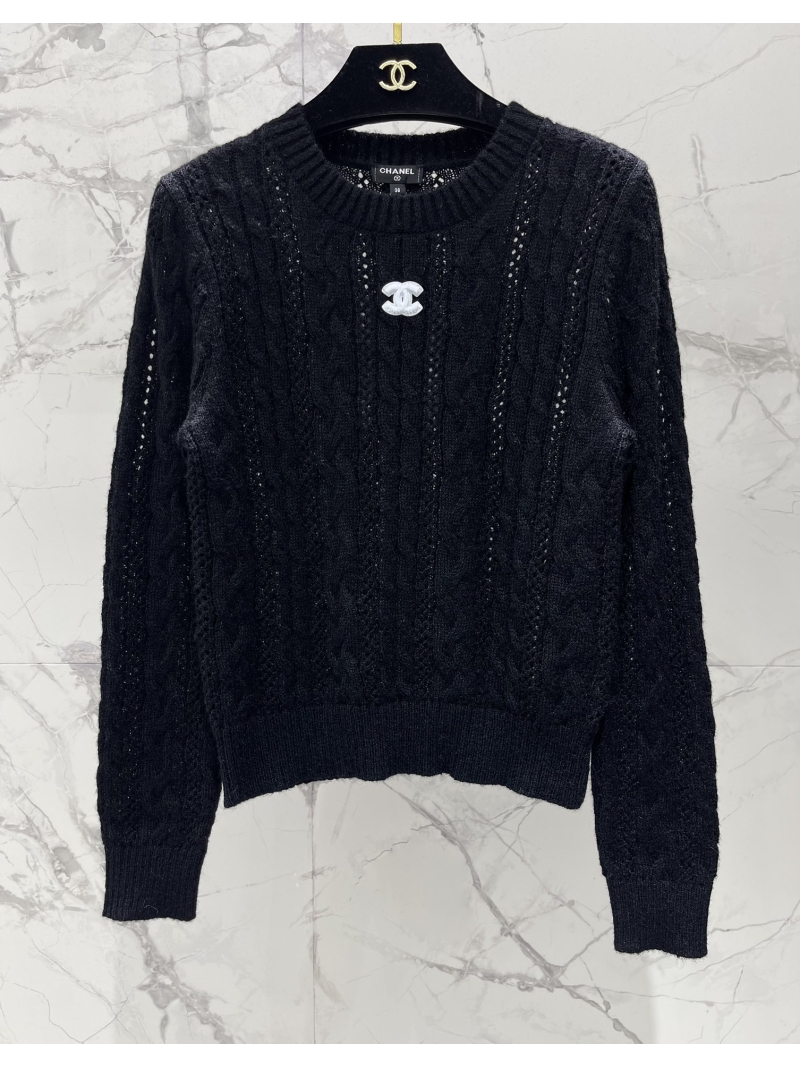 CHANEL Classic Cable-Knit Openwork Wool Long Sleeve in Black