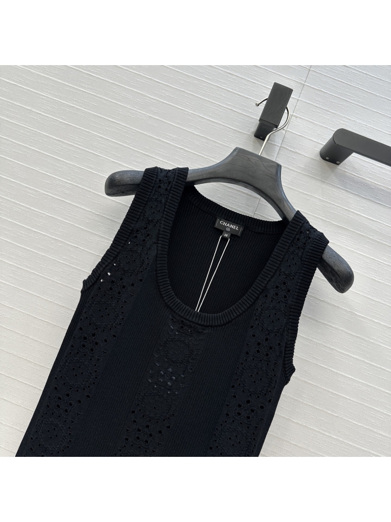 Chanel 25B Exclusive Embroidered Knit Top in Black