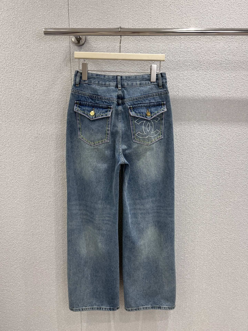 Chanel Early Fall 25FW Straight-Leg Denim Jeans with Colorful Thread Embroidered Logo - Light Blue