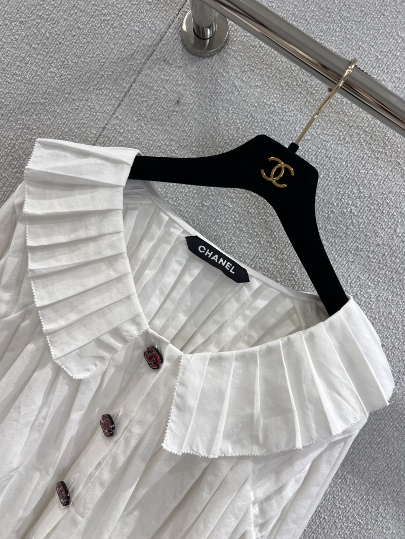 Chanel 25FW Exclusive Single-Breasted Pleated Peter Pan Collar Blouse | Luxe French Elegance in White