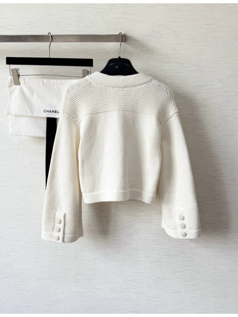 Chanel 25B Exclusively Crafted Hand-Knitted Cardigan in Cream