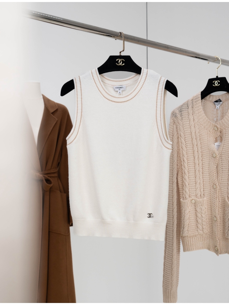 CHANEL Exquisite Off-White Cashmere Knit Vest | Timeless Gold Thread Trim
