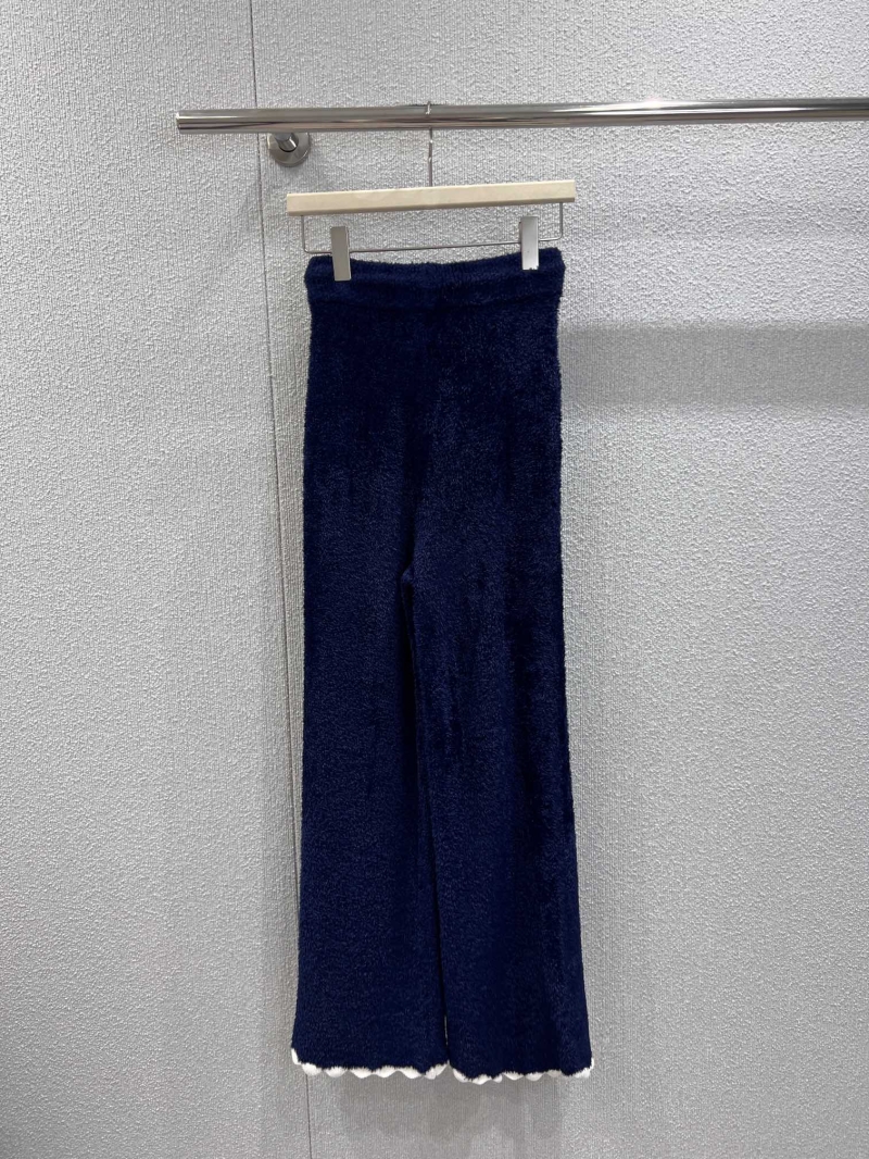 Chanel Metiers d'Art Scalloped Knit Wide-Leg Trousers in White and Black