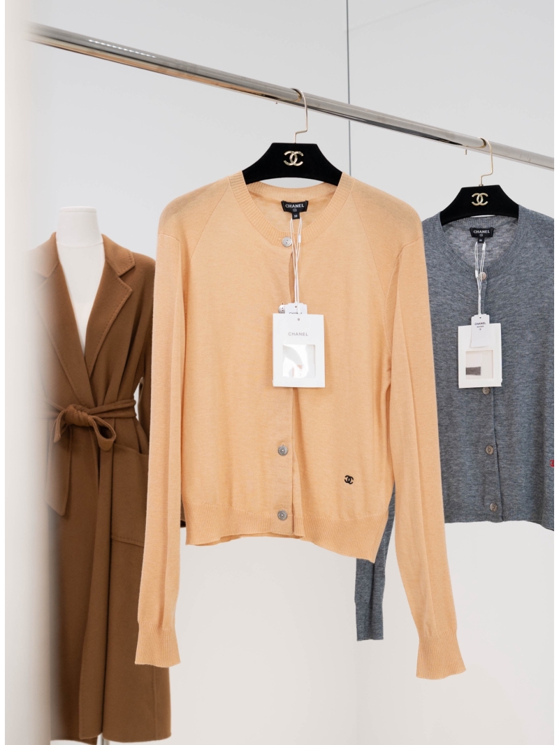Chanel Cashmere Silk Blend Knit Cardigan - Elegant Khaki Apricot