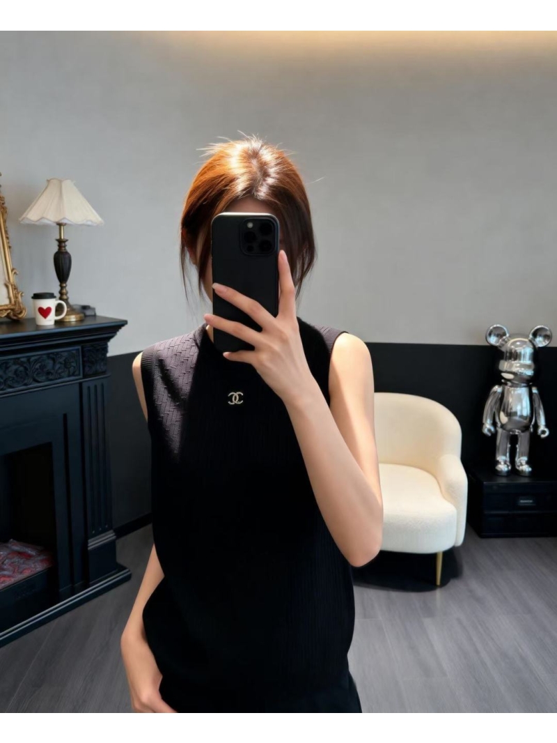 Chanel Signature CC Logo Ribbed Knit Sleeveless Vest in White, Pink, and Black