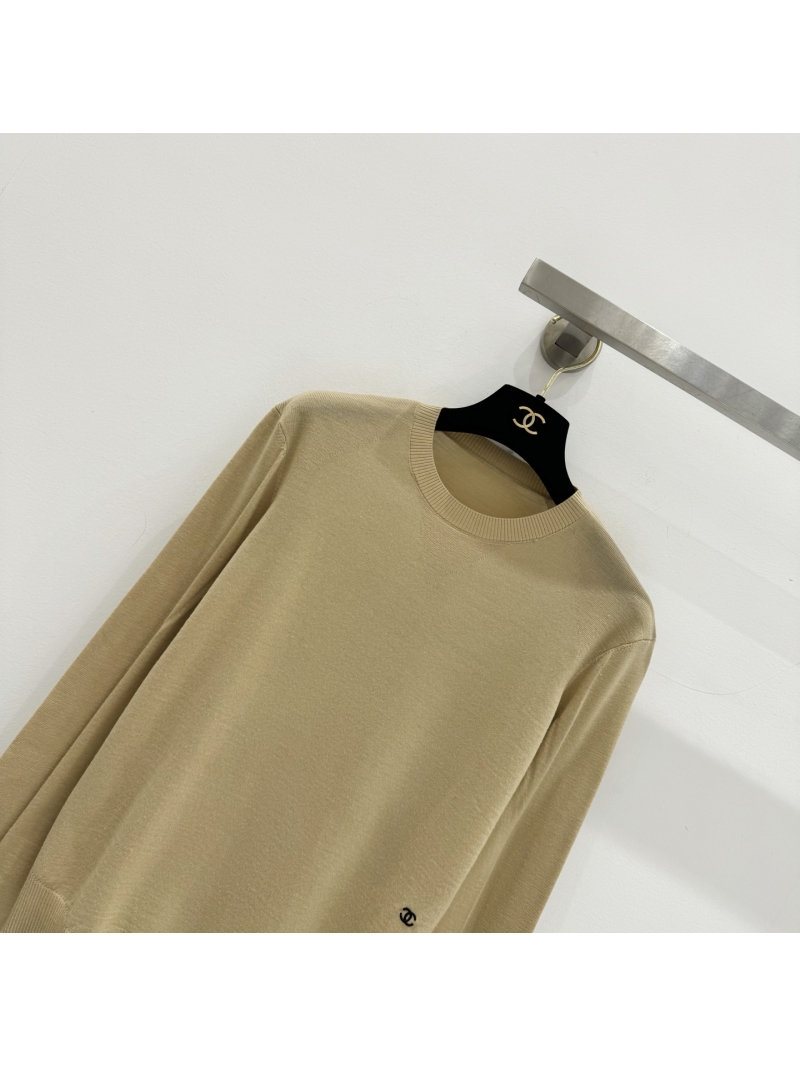 Chanel Fine-Gauge Cashmere-Silk Knit Pullover in Sand Beige