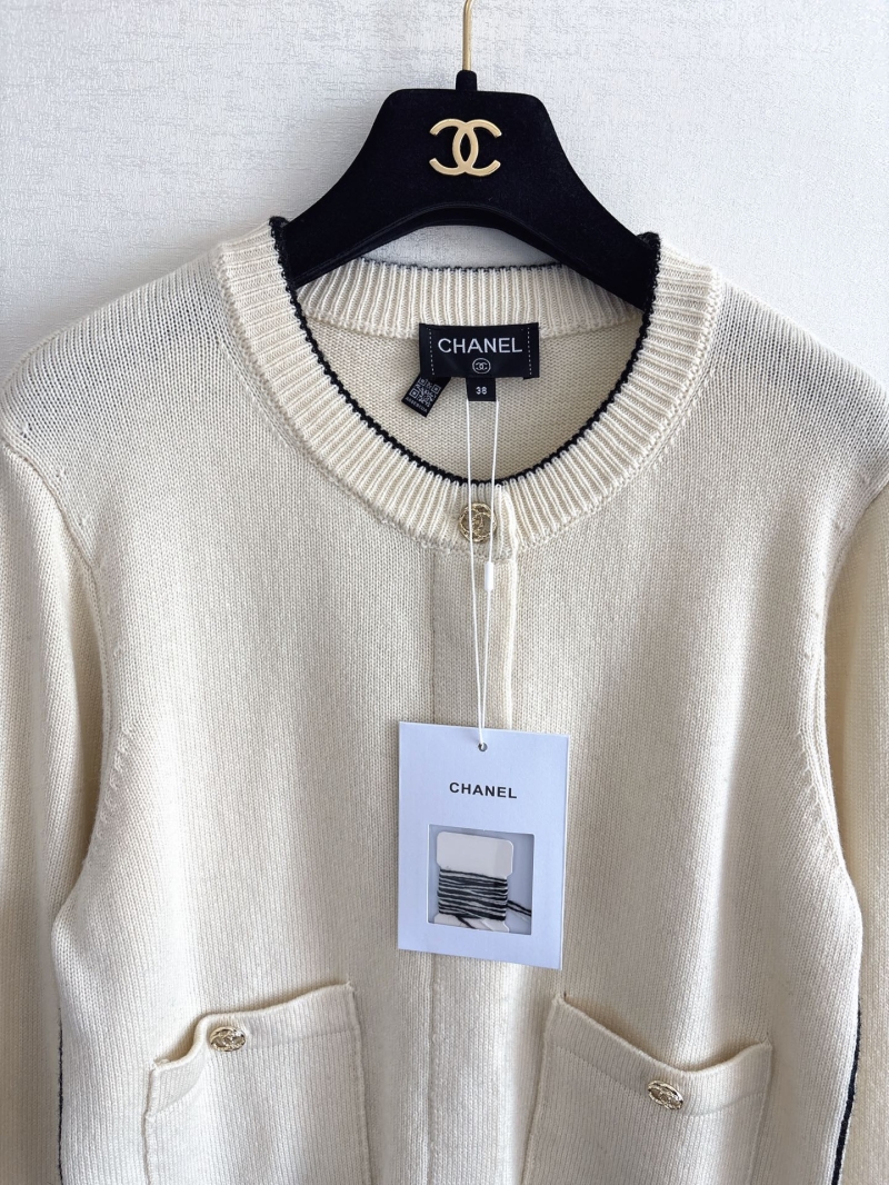 Chanel Exquisite Cashmere Knit Cardigan - Ivory and Black Contrast with Gold CC Buttons