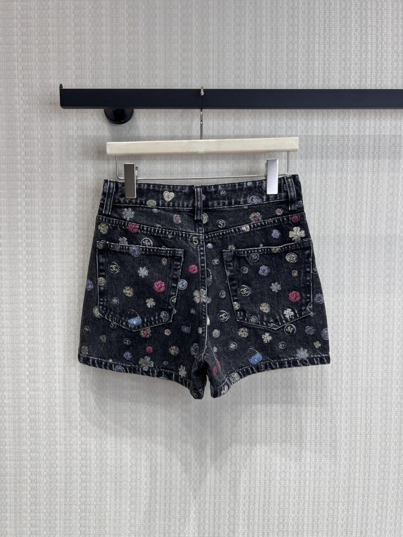 Chanel 26C Métiers d'art Graffiti Denim Shorts - Artisan Multi-Color Motifs on Faded Black Denim, High-Waisted Tailored Fit, Signature CC Logo Details