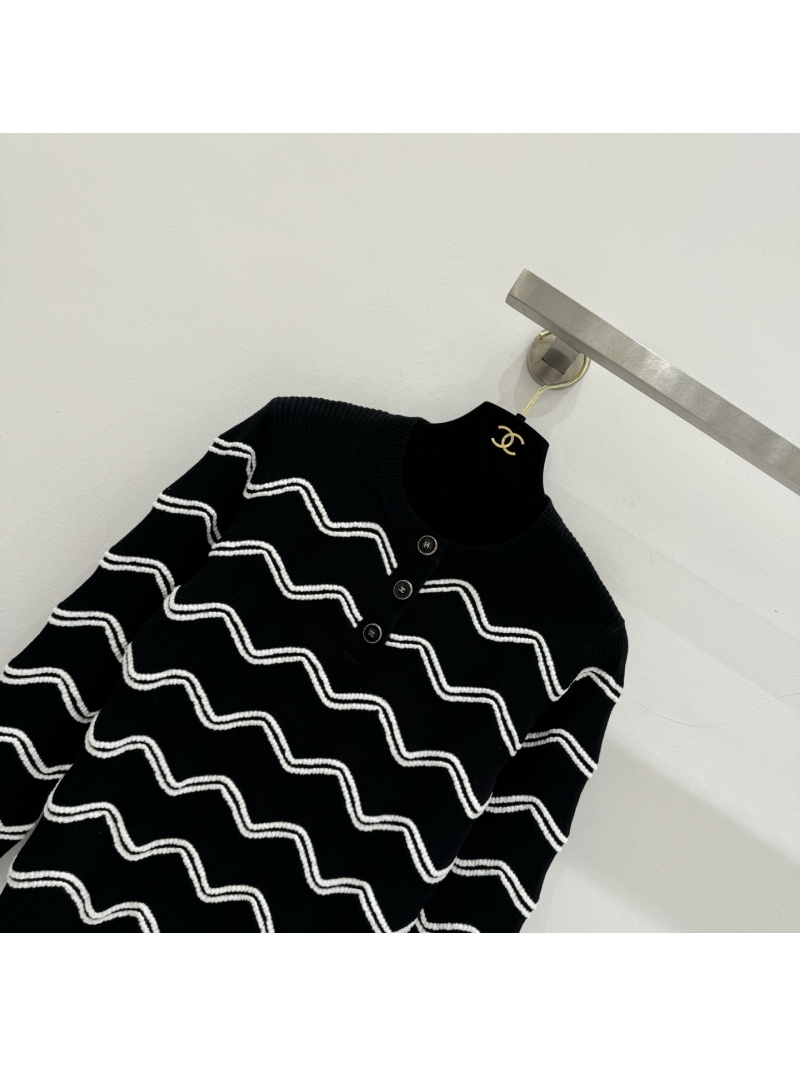 Chanel Wavy Stripe Ribbed Knit Henley Sweater in Black and White