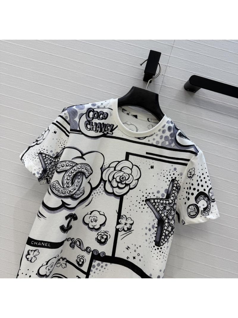 Chanel Camellia Pearl Chain Graphic Print Cotton T-Shirt