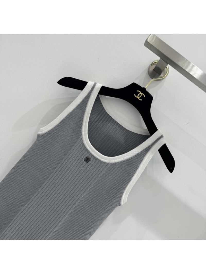 Chanel Grey Colorblock Slim-Fit Knit Vest - Trendy & Chic