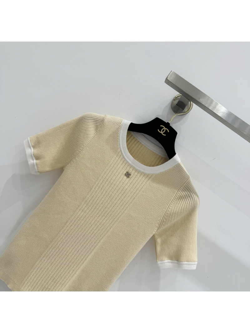 Chanel Yellow Contrast Knit Top - Sleek & Chic