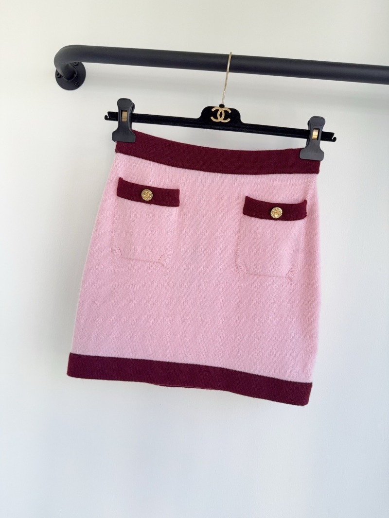 Chanel 2025 Spring/Summer Color-Block Knit Skirt - Luxe Pink