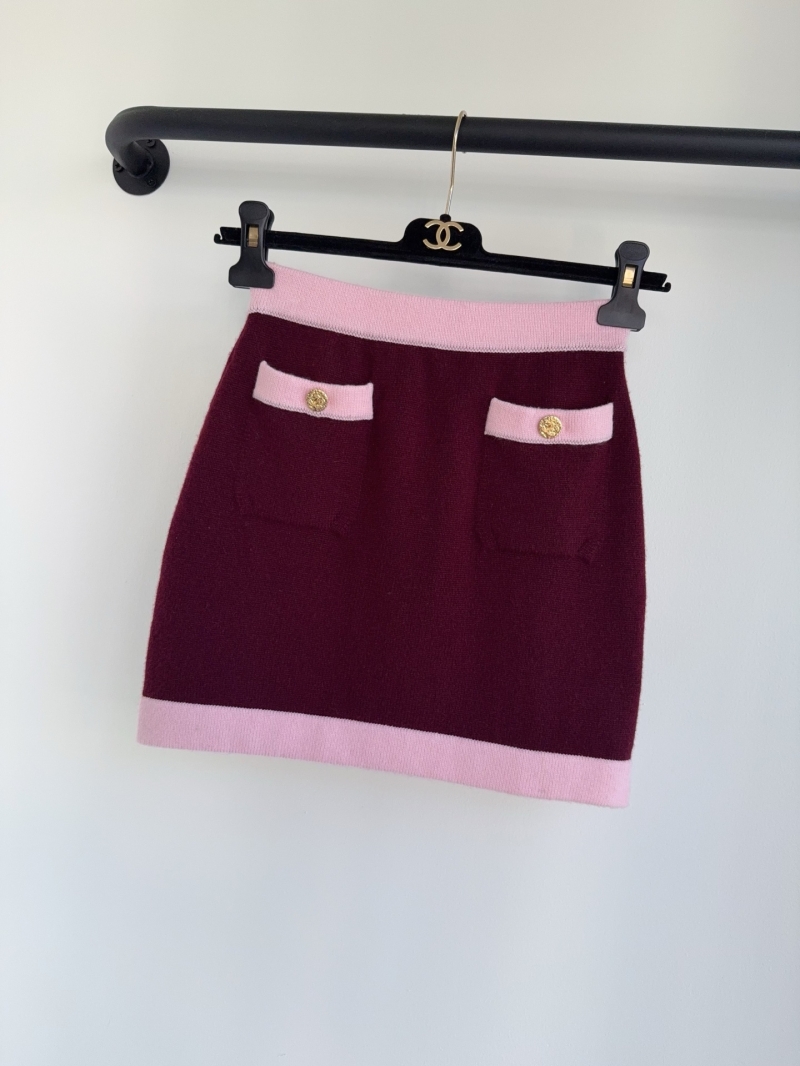 Chanel 2025 Spring Summer Colorblock Knit Midi Skirt - Wine Red Luxe Elegance