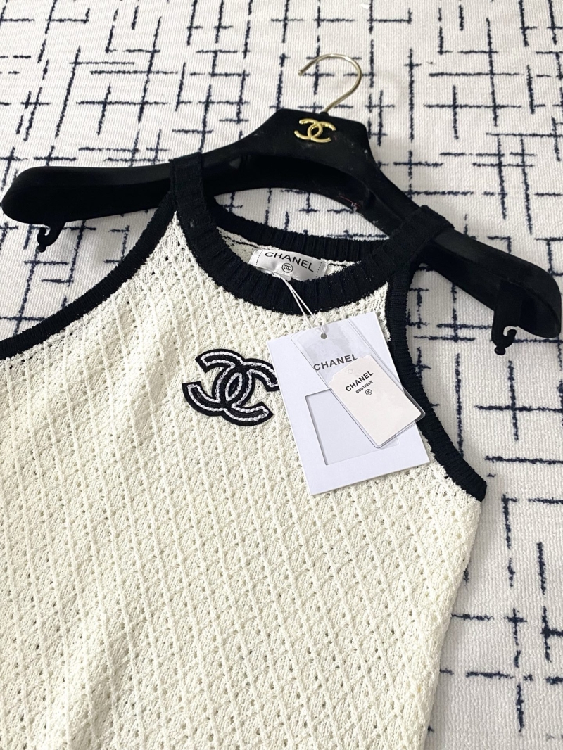 Chanel Luxe Three-Color Vest in Off-White - Breathable Elegance