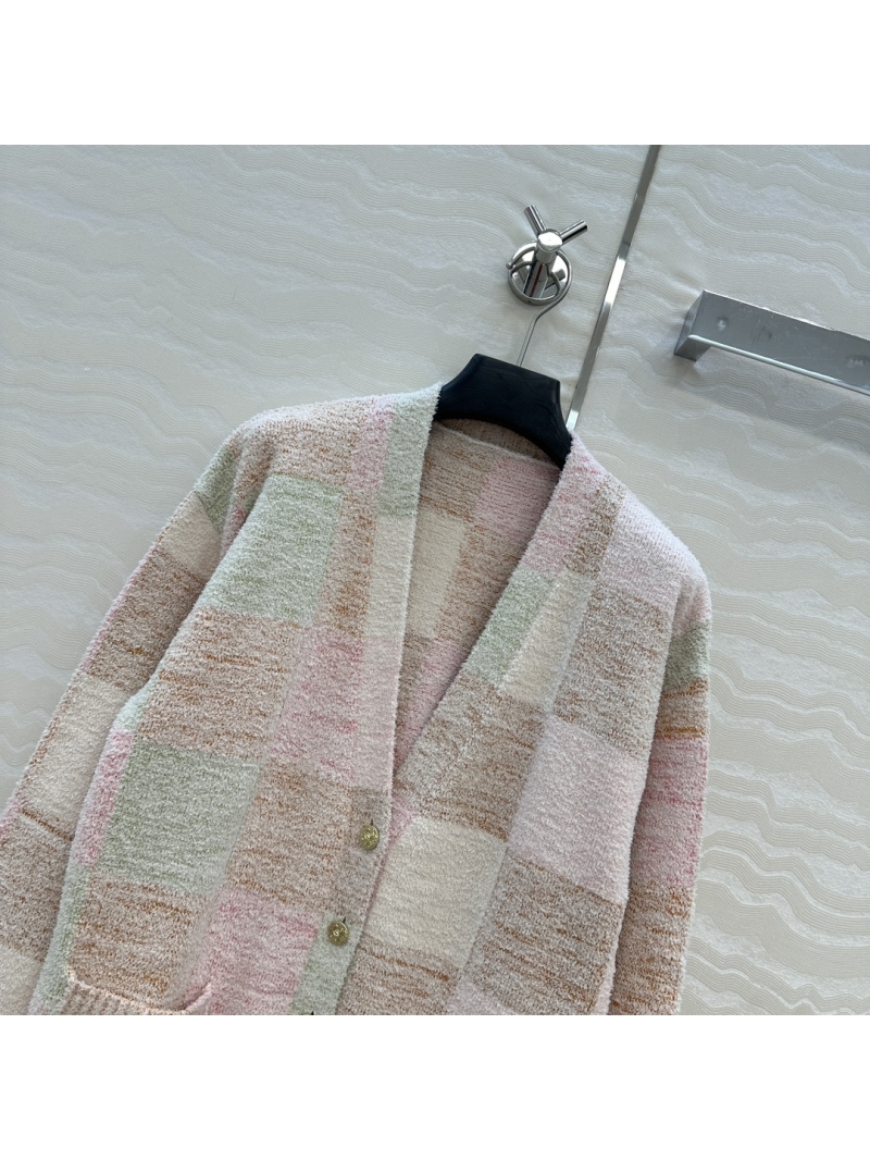 Chanel Coco Girl V-Neck Cardigan Jacket - Luxe Gradient Plaid