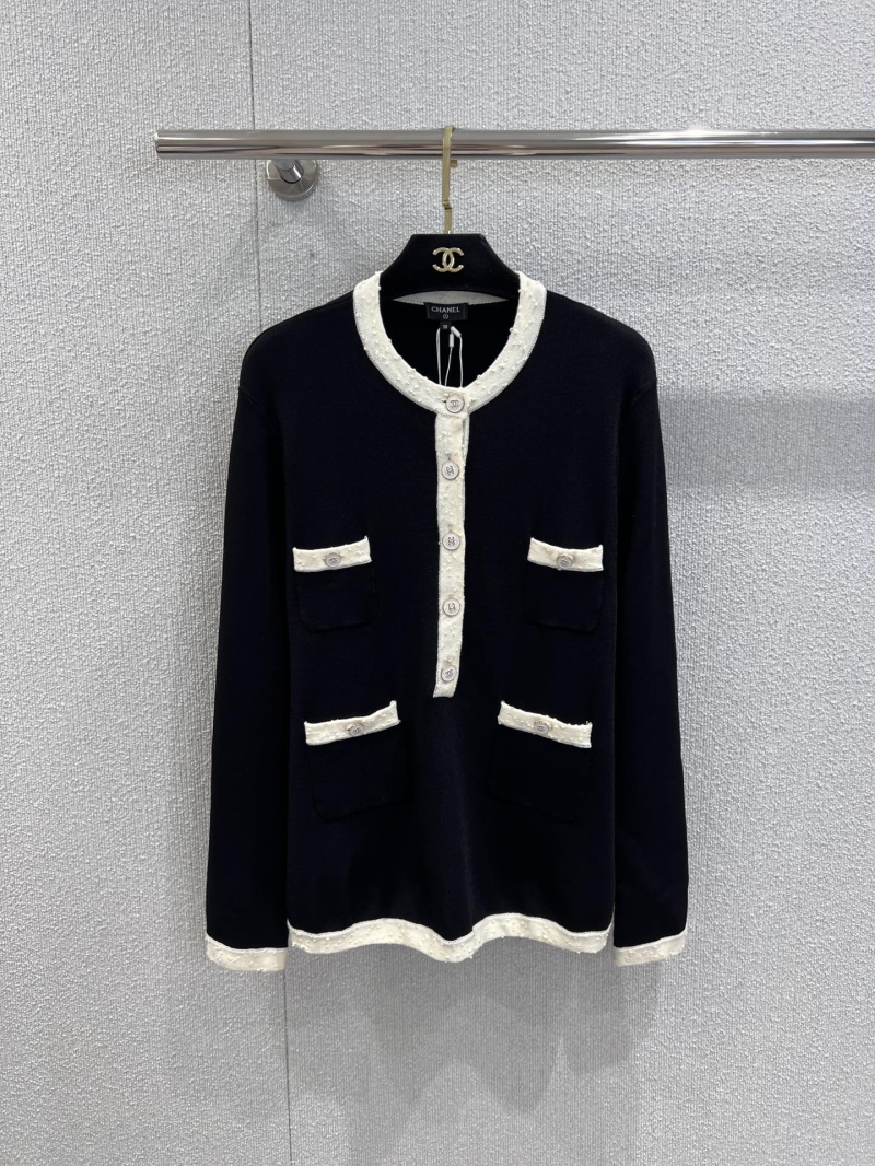 Chanel Contrast Trim Pullover Knit Sweater - Luxe Handcrafted Design